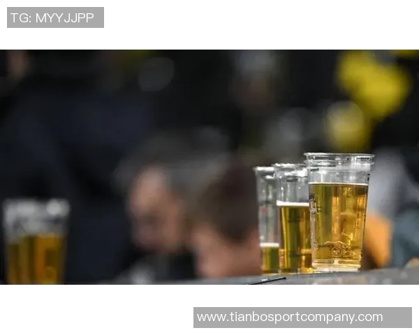 多特主场球迷每场比赛消费啤酒超六万升引发关注 多特主场球迷每场比赛消费啤酒超六万升引发关注