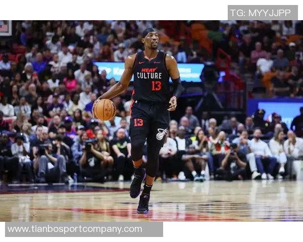 热火队宣布阿德巴约因右膝挫伤缺席本场比赛将不再回归 热火队宣布阿德巴约因右膝挫伤缺席本场比赛将不再回归