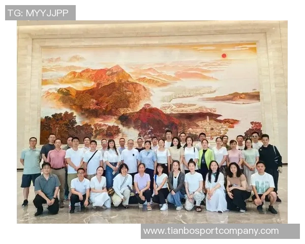 余华谈李秋平对三巨头热火的预测与作者创作中的挑战与困惑