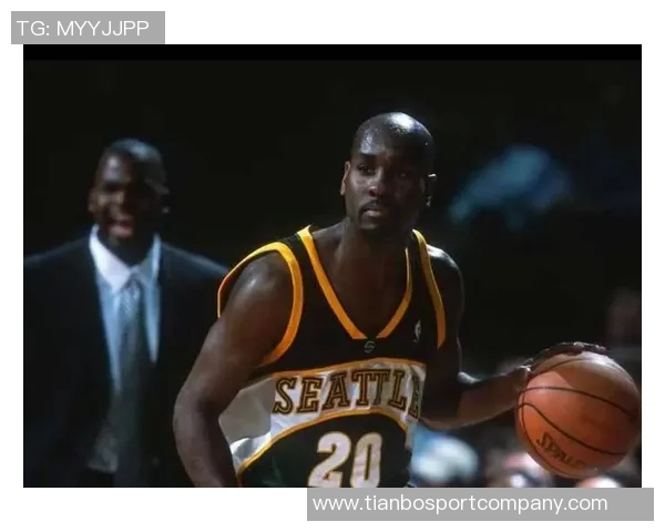 勇士队自主研发巅峰大洛波斯特防守效率高居联盟第三名 勇士队自主研发巅峰大洛波斯特防守效率高居联盟第三名