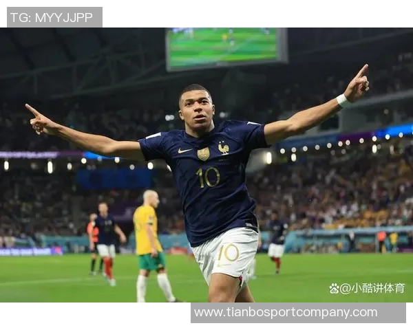 姆巴佩新赛季表现惊艳12场打入16球在阿隆索战术下获得更大自由度 姆巴佩新赛季表现惊艳12场打入16球在阿隆索战术下获得更大自由度