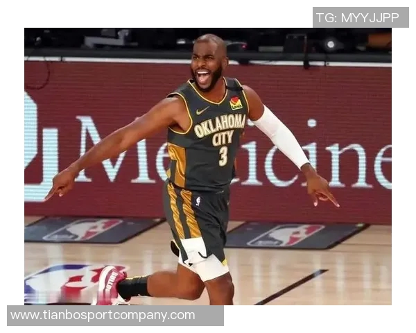 蒙蒂对布克表现赞赏期待外界关注他的成长与贡献