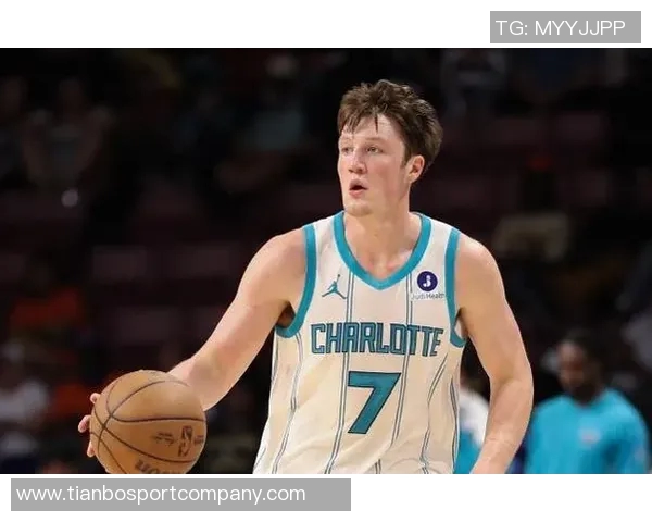 克尼佩尔表现起伏不定10投仅中3收获8分4板3助2帽并有5次失误