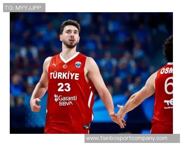 Spears称申京实力超越约基奇认为他是联盟前15球员之列