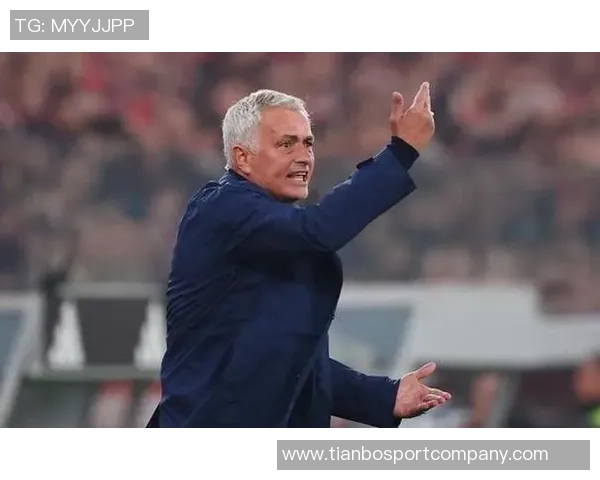 穆里尼奥热爱培养年轻球员赞扬瓦拉内小麦和切赫的潜力与表现