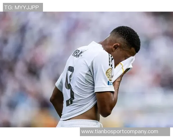 2025年度最佳中锋候选人揭晓登贝莱哈兰德凯恩姆巴佩争夺桂冠