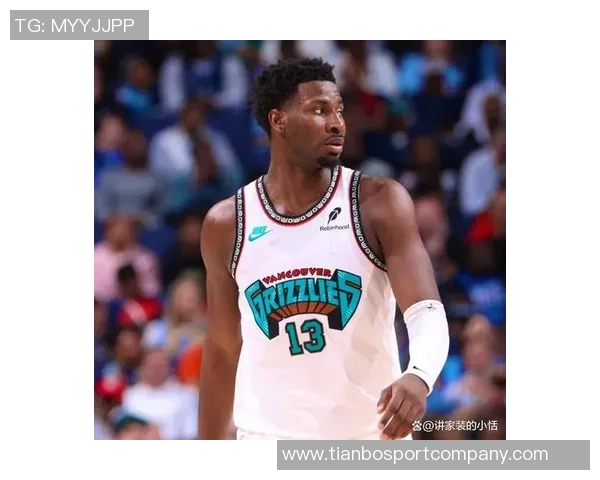 小莫布里半场表现抢眼17分钟内10投6中斩获13分4篮板2封盖