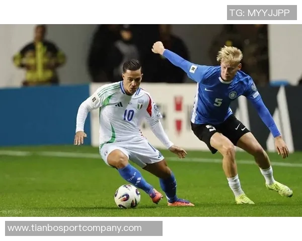 意大利国家队客战爱沙尼亚海报曝光多纳鲁马巴斯托尼小基恩齐亮相 意大利国家队客战爱沙尼亚海报曝光多纳鲁马巴斯托尼小基恩齐亮相