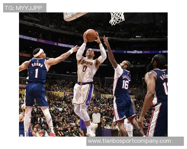 波杰姆谈球队连败困境直言情况因输球而显得更加严峻 波杰姆谈球队连败困境直言情况因输球而显得更加严峻