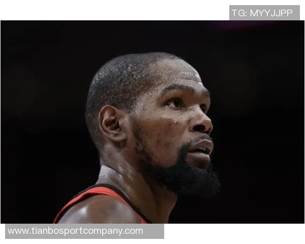 KD本赛季场均上场时间达到369分钟排名联盟第三仅次于马克西和阿门 KD本赛季场均上场时间达到369分钟排名联盟第三仅次于马克西和阿门