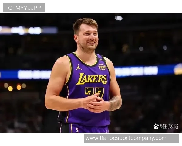 雷迪克谈东契奇的比赛风格:允许他自由发挥享受篮球乐趣 雷迪克谈东契奇的比赛风格:允许他自由发挥享受篮球乐趣