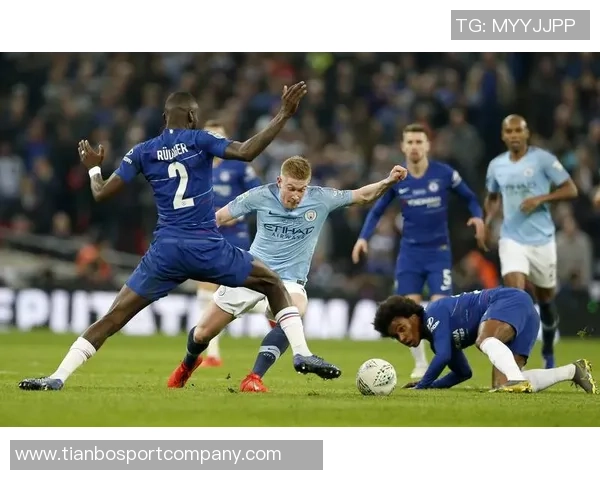 切尔西对阵曼城海报发布福法纳独自出镜展现斗志与决心 切尔西对阵曼城海报发布福法纳独自出镜展现斗志与决心